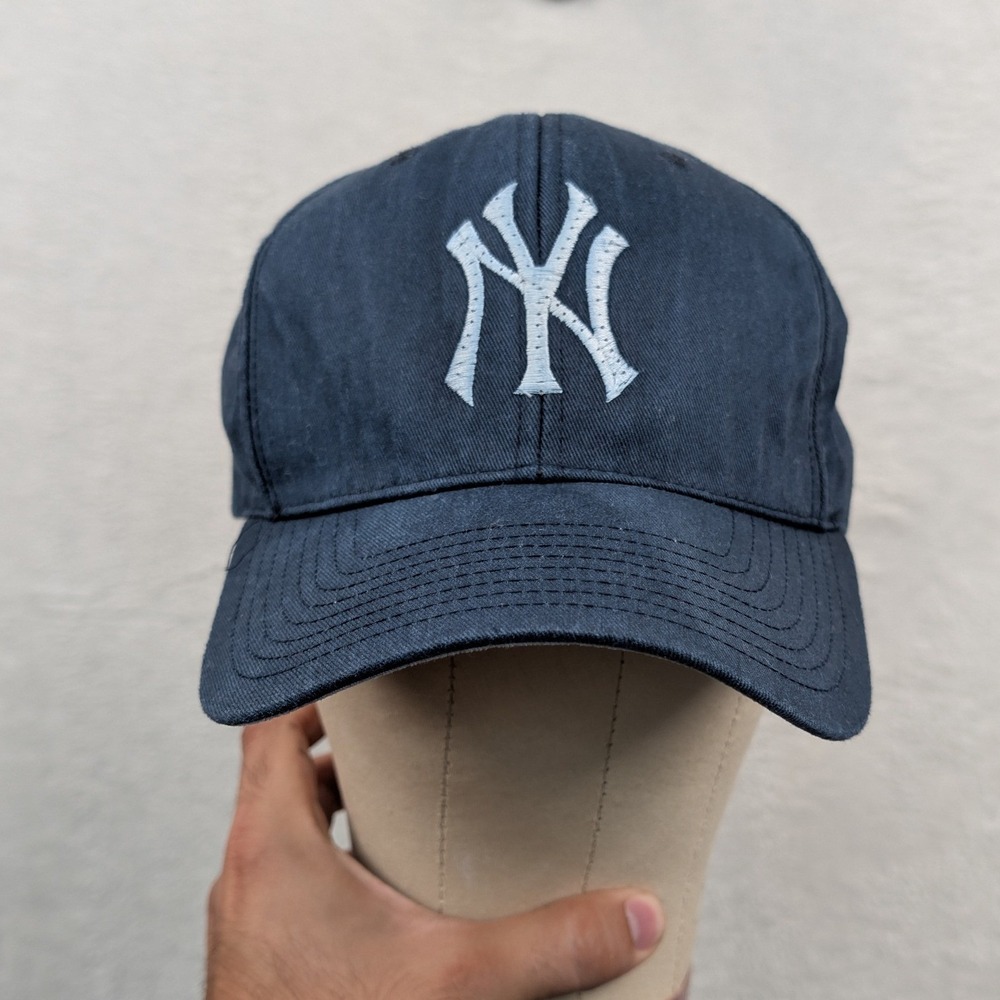 VTG NY Yankees Hat Men's OS Navy Blue Logo 7 Fiber Optic Lightwear Snapback 90s